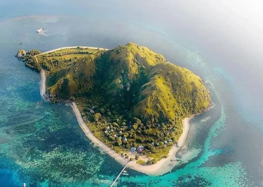Kanawa Island - Komodo National Park destination