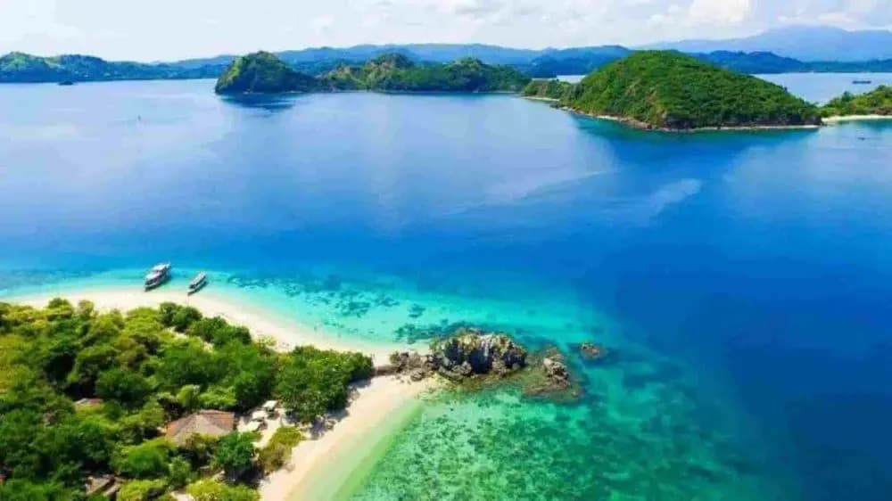 Bidadari Island - Komodo National Park destination