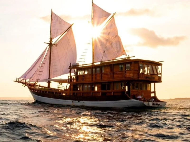 Gammara Phinisi - Luxury Phinisi Komodo Charter 2026