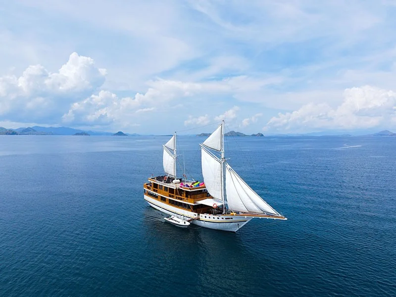Lamain Voyage Phinisi - Luxury Phinisi Komodo Charter 2026