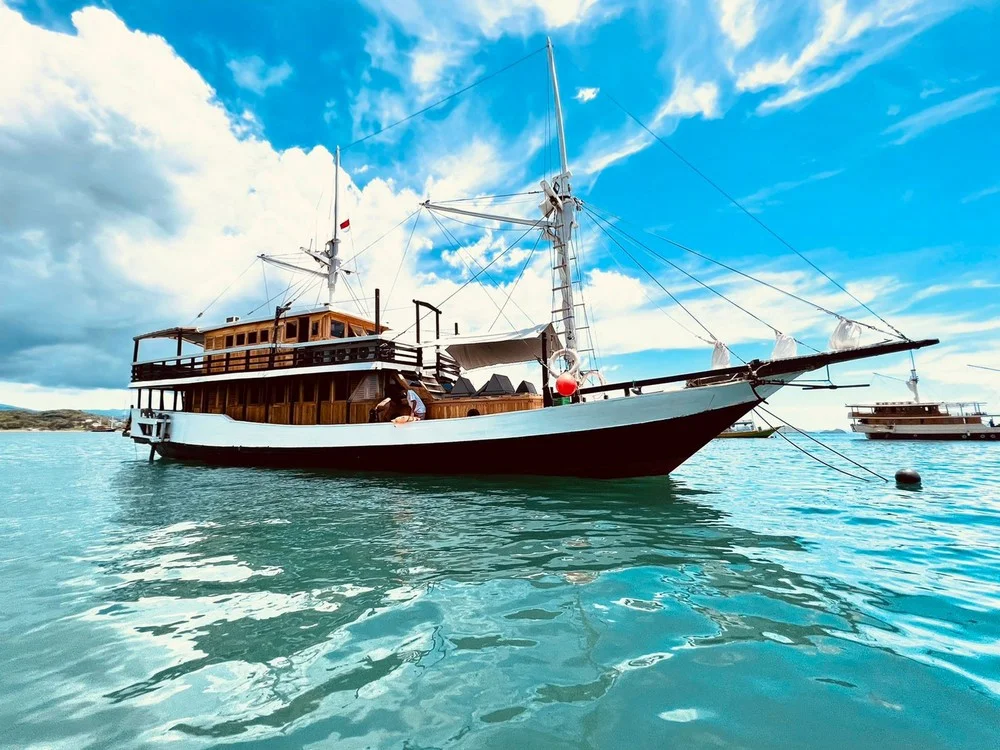 Latansa Phinisi - Luxury Phinisi Komodo Charter 2026