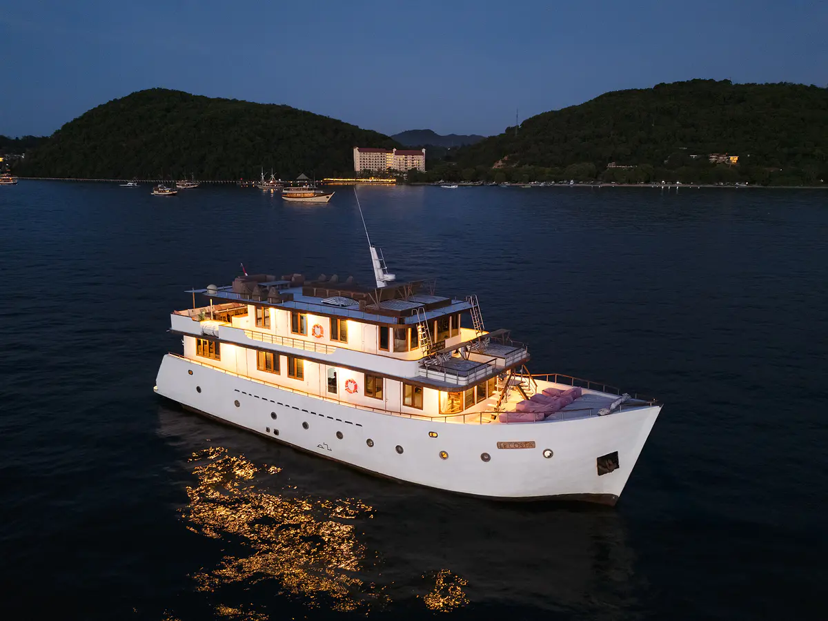 Le Coste Liveaboard - Luxury Phinisi Komodo Charter 2026
