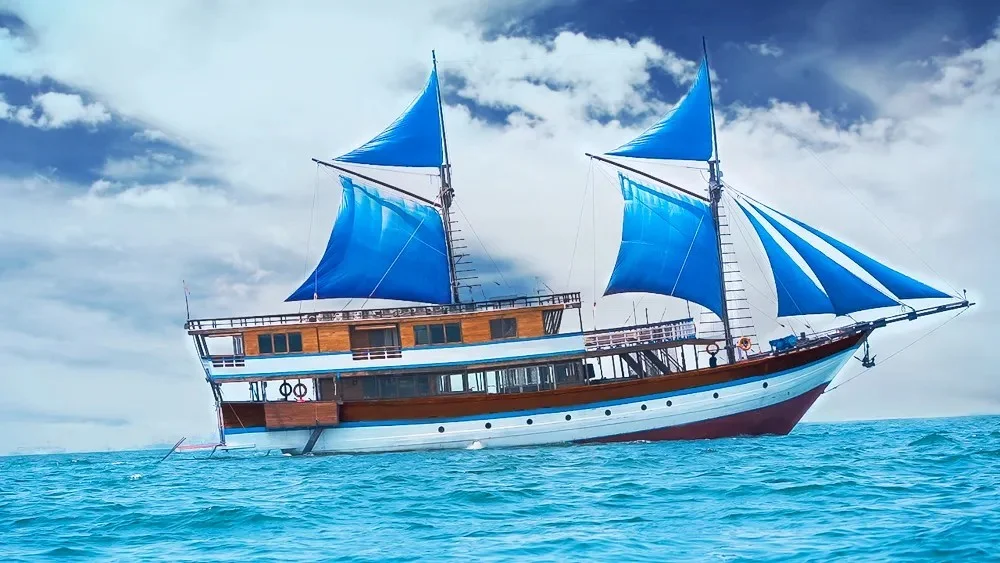 Mutiara Cruise - Luxury Phinisi Komodo Charter 2026