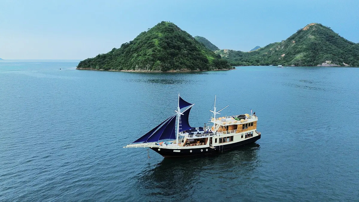 Natural Phinisi - Luxury Phinisi Komodo Charter 2026