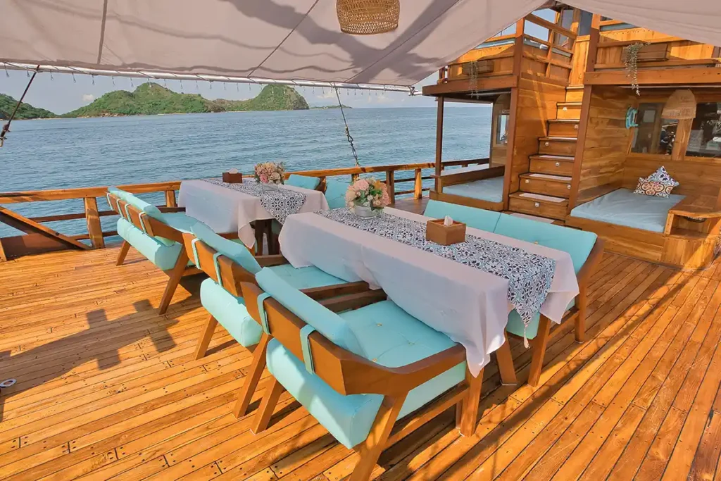 Pinta Liveaboard - Luxury Phinisi Komodo Charter 2026