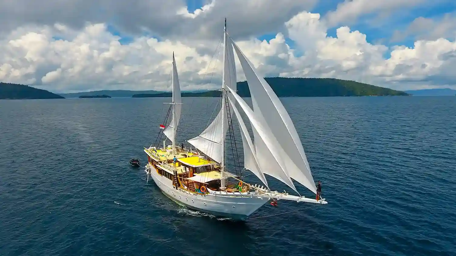 Teman Liveaboard - Luxury Phinisi Komodo Charter 2026